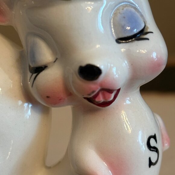 Vintage Japan Magnetic Anthropomorphic Salt & Pepper Shakers Hand-Painted - Picture 9 of 16